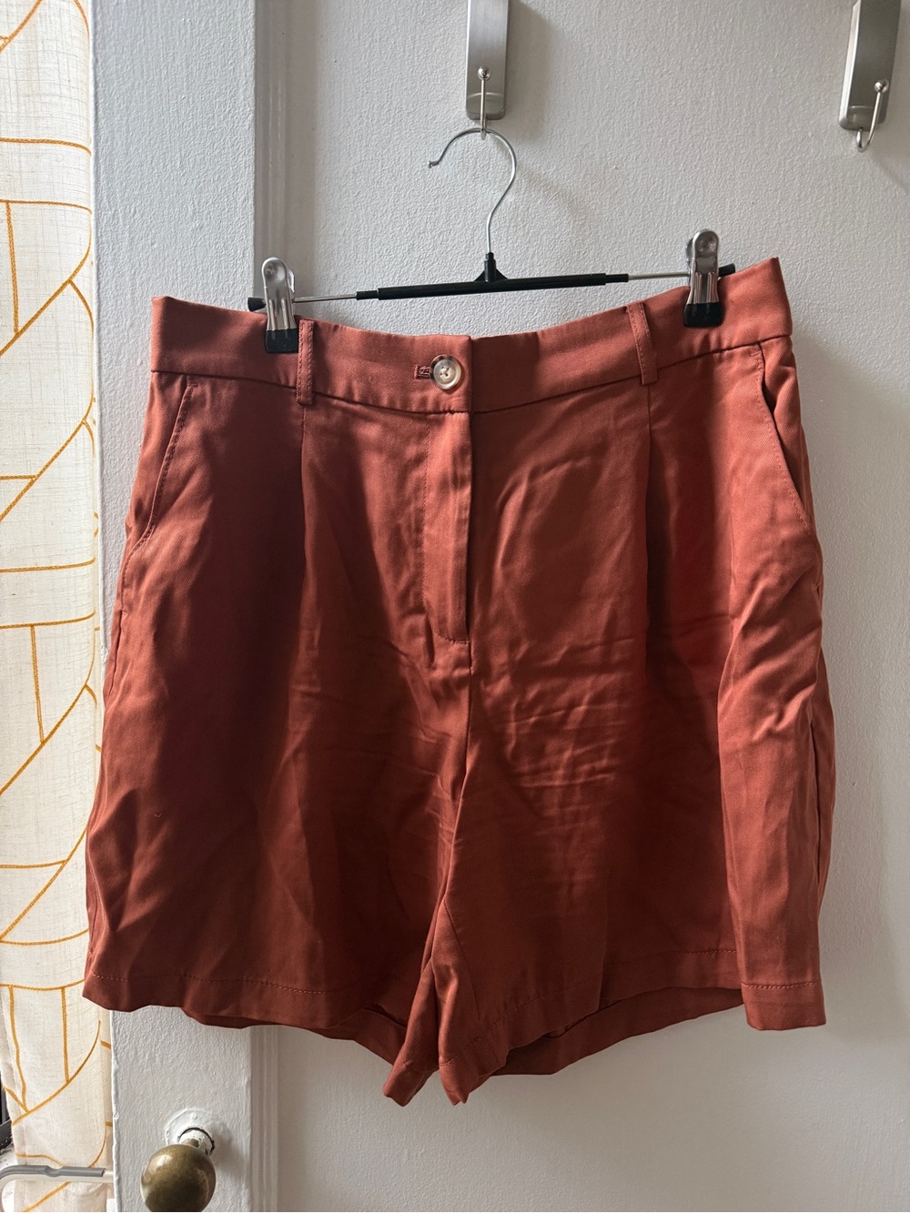NWOT Loft 100% Lyocell Rust High-Rise Pleated Shorts in Emory